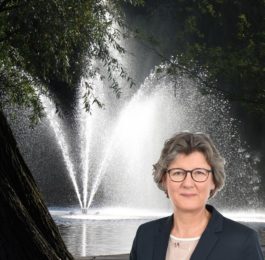Judit Meijer – Atente uitvaartbegeleiding Judit Meijer - Atente uitvaartbegeleiding, Amsterdam Oost. Ik begeleid u graag bij het regelen van een uitvaart.